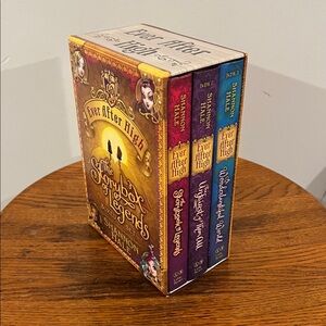 Ever After High - Includes 3 hardcover books in the Hardcover Box